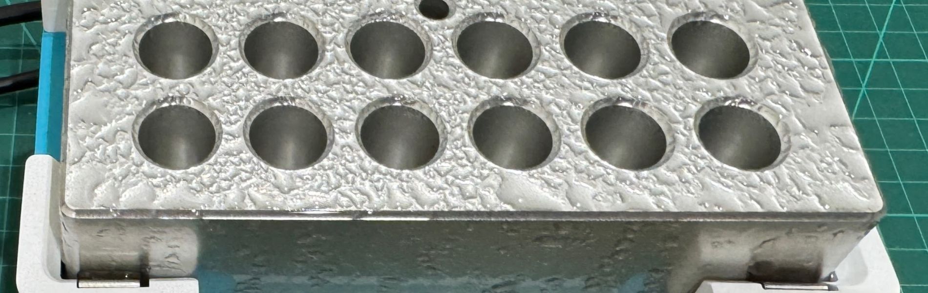 開発テーマ紹介 ~ 保冷用ブロックの結露防止対策